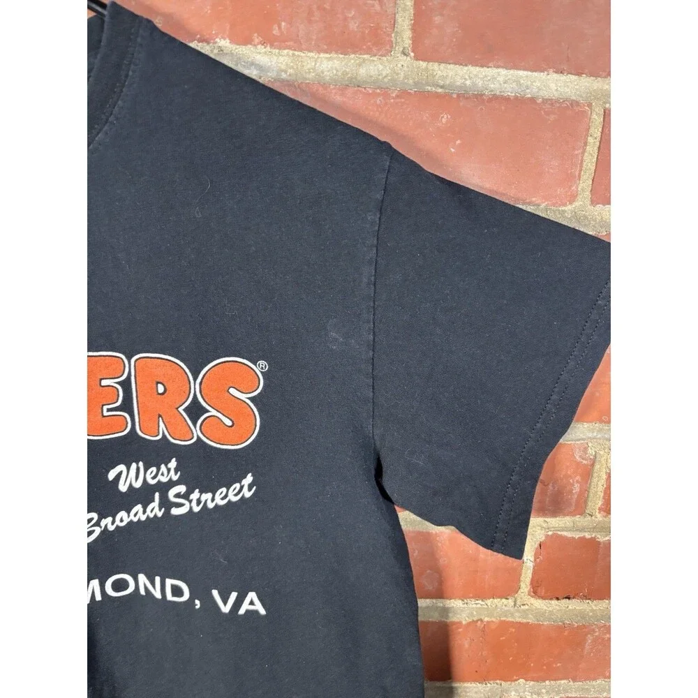 Vintage Y2K Hooters Black Shirt Richmond, VA Short Sleeve Adult Size Small